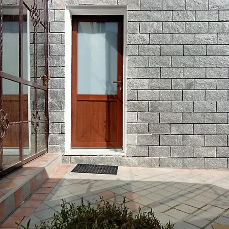 Apartment Tana Morenica Bollengo